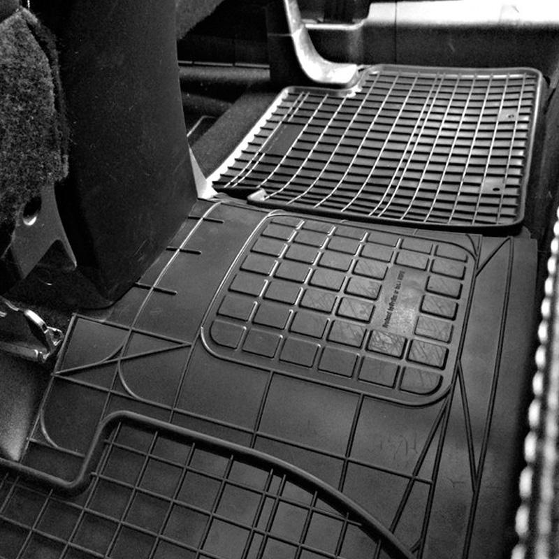 ALFOMBRAS DEDICADAS SEGÚN MODELO DE VEHÍCULOS