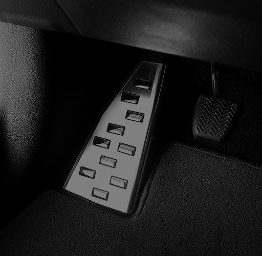 SOPORTE DE PROTECCIÓN ACERO INOXIDABLE PARA REPOSAPIÉS DE COCHE