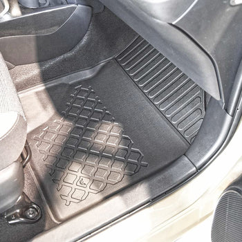 Alfombrillas tipo bandeja Toyota Yaris III, fabricación 09.2011 - 08.2020, carrocería hatchback #1