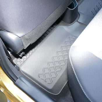 Alfombrillas tipo bandeja Toyota Yaris III, fabricación 09.2011 - 08.2020, carrocería hatchback #1